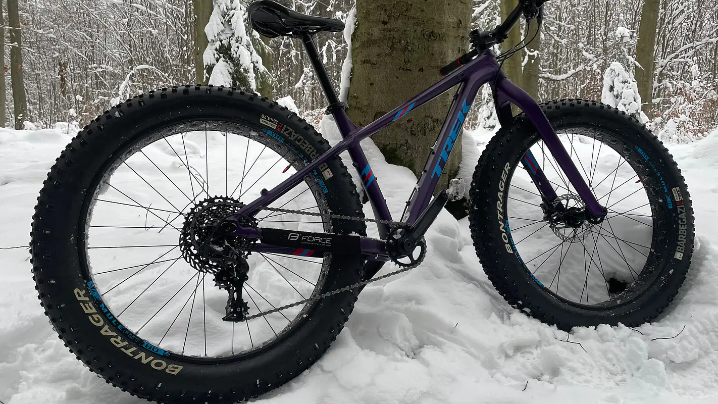 Jezdíme v zimě na sněhu a ledu 2025/2026 CSJ CYKLOSERVIS JEVANY. Zimní servisy kol, elektrokol Praha-východ