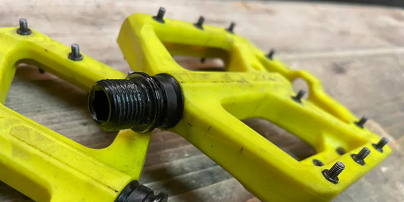 GT Test: Pedály HT-PA32A neonově žluté